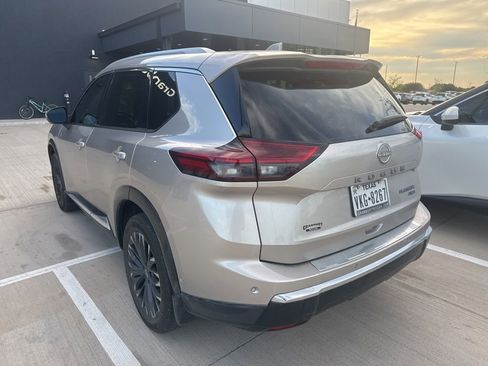 Used 2024 Nissan Rogue Platinum w/ Platinum Premium Package AWD/4WD image 2