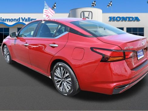 Used 2024 Nissan Altima 2.5 SV FWD image 4
