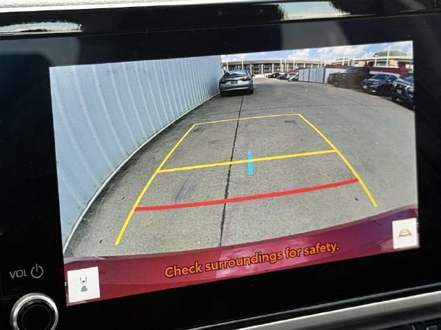 Used 2025 Toyota Camry LE FWD image 18