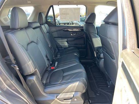 New 2025 Honda Pilot Touring image 10
