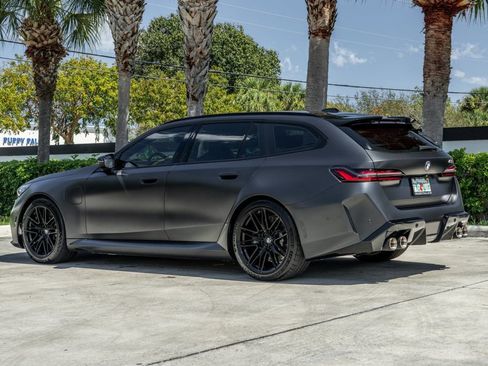 Used 2025 BMW M5 Touring image 4