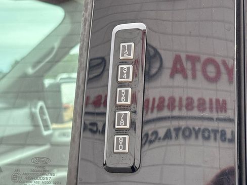 Used 2020 Ford F150 XLT image 31