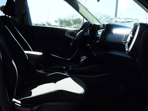 Used 2024 Kia Soul LX w/ Option Group 015 image 33