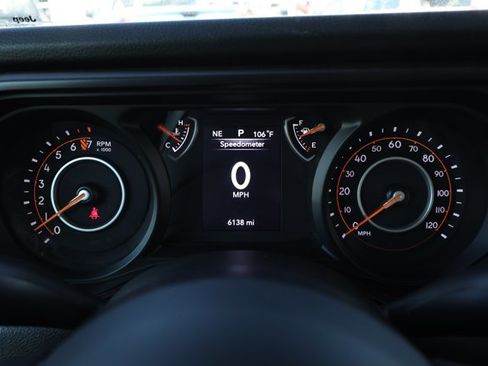 Used 2025 Jeep Gladiator Sport AWD/4WD image 12