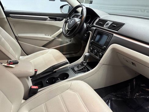 Used 2017 Volkswagen Passat 1.8T R-Line image 62