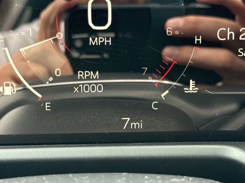 New 2025 GMC Acadia Elevation image 47