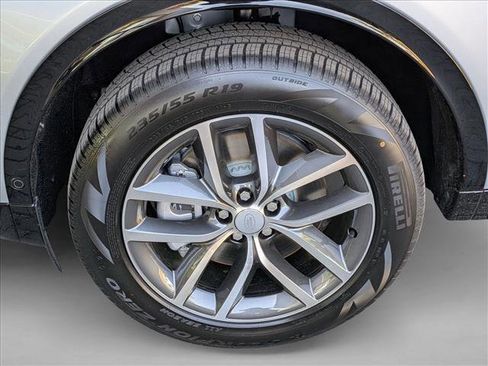 New 2026 Land Rover Discovery Sport Landmark AWD/4WD image 9