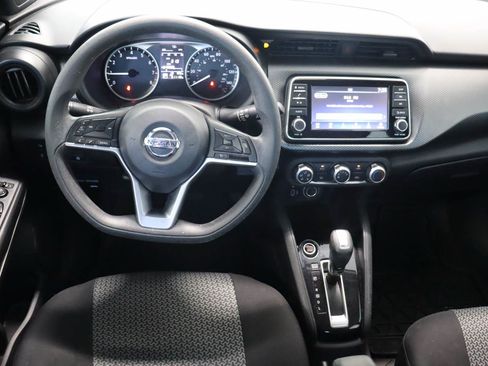 Used 2020 Nissan Kicks S FWD image 11