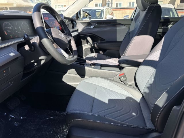 New 2026 Volkswagen Tiguan SE AWD/4WD image 12