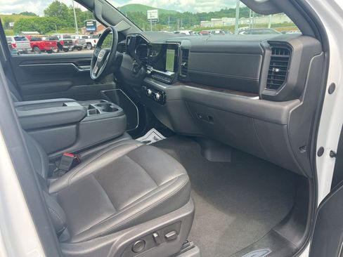 Used 2025 GMC Sierra 1500 SLT AWD/4WD image 9