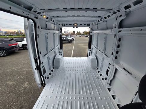 Used 2025 RAM ProMaster 2500 w/ Storage Group image 23
