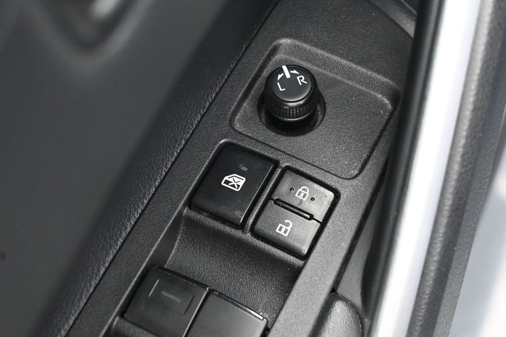 Used 2024 Toyota Corolla Cross AWD Hybrid w/ Convenience Package image 12