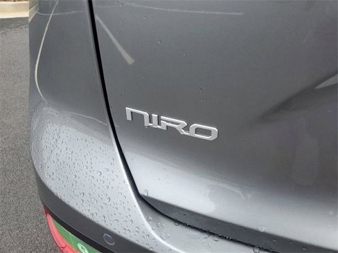 New 2025 Kia Niro EX Touring image 5