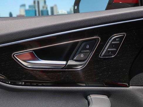 New 2025 Audi Q8 Premium Plus image 26