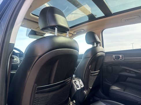 Used 2022 Kia Sorento SX image 43