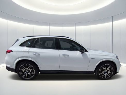 Used 2025 Mercedes-Benz GLC 43 AMG 4MATIC image 3