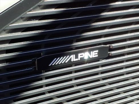 Used 2024 Jeep Wagoneer L Series III w/ Flexible Seating Group image 24