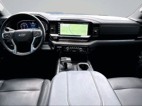 Used 2024 Chevrolet Silverado 1500 LT Trail Boss w/ LT Trail Boss Premium Package AWD/4WD image 8