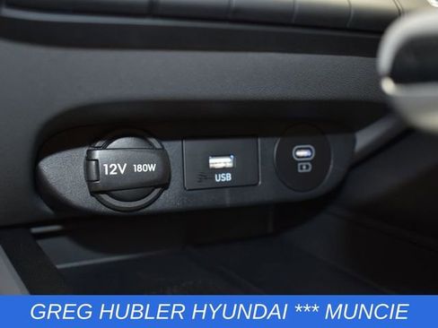 Used 2025 Hyundai Elantra SEL FWD image 23