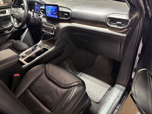 Used 2020 Ford Explorer Platinum AWD/4WD image 29
