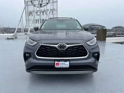 Certified 2025 Toyota Highlander Platinum image 8