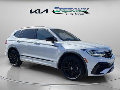 Used 2022 Volkswagen Tiguan SE R-Line