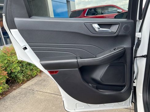 Used 2022 Ford Escape SEL w/ Technology Package image 12