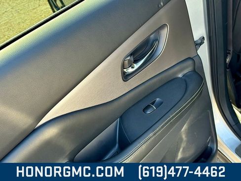 Used 2023 Nissan Murano SL image 17