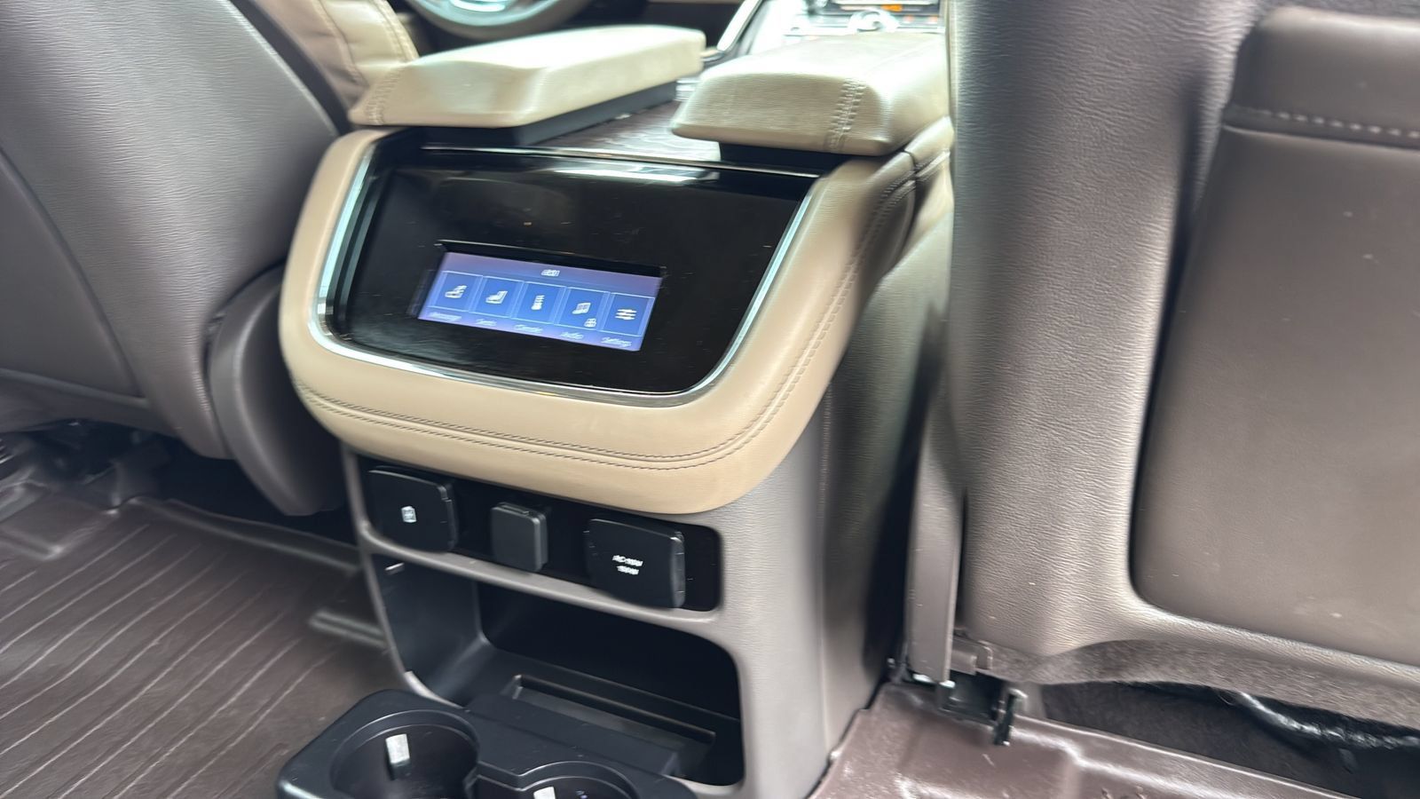 Used 2023 Lincoln Navigator L Reserve AWD/4WD image 27