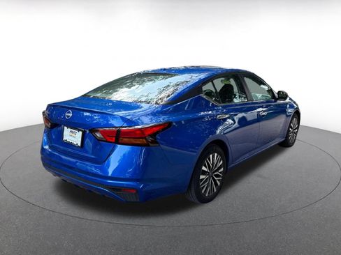 Used 2025 Nissan Altima 2.5 SV FWD image 7