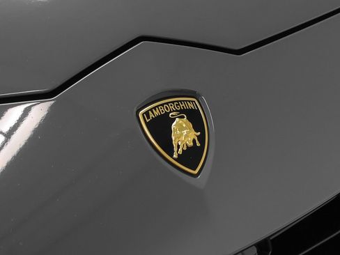 Used 2022 Lamborghini Urus AWD/4WD image 7