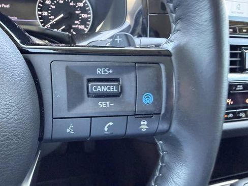 Used 2022 Nissan Pathfinder SL FWD image 30