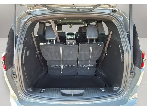 Used 2025 Chrysler Pacifica Select image 31