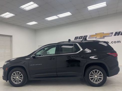 Used 2022 Chevrolet Traverse LT w/ LPO, 'HIT The Road' Package AWD/4WD image 8