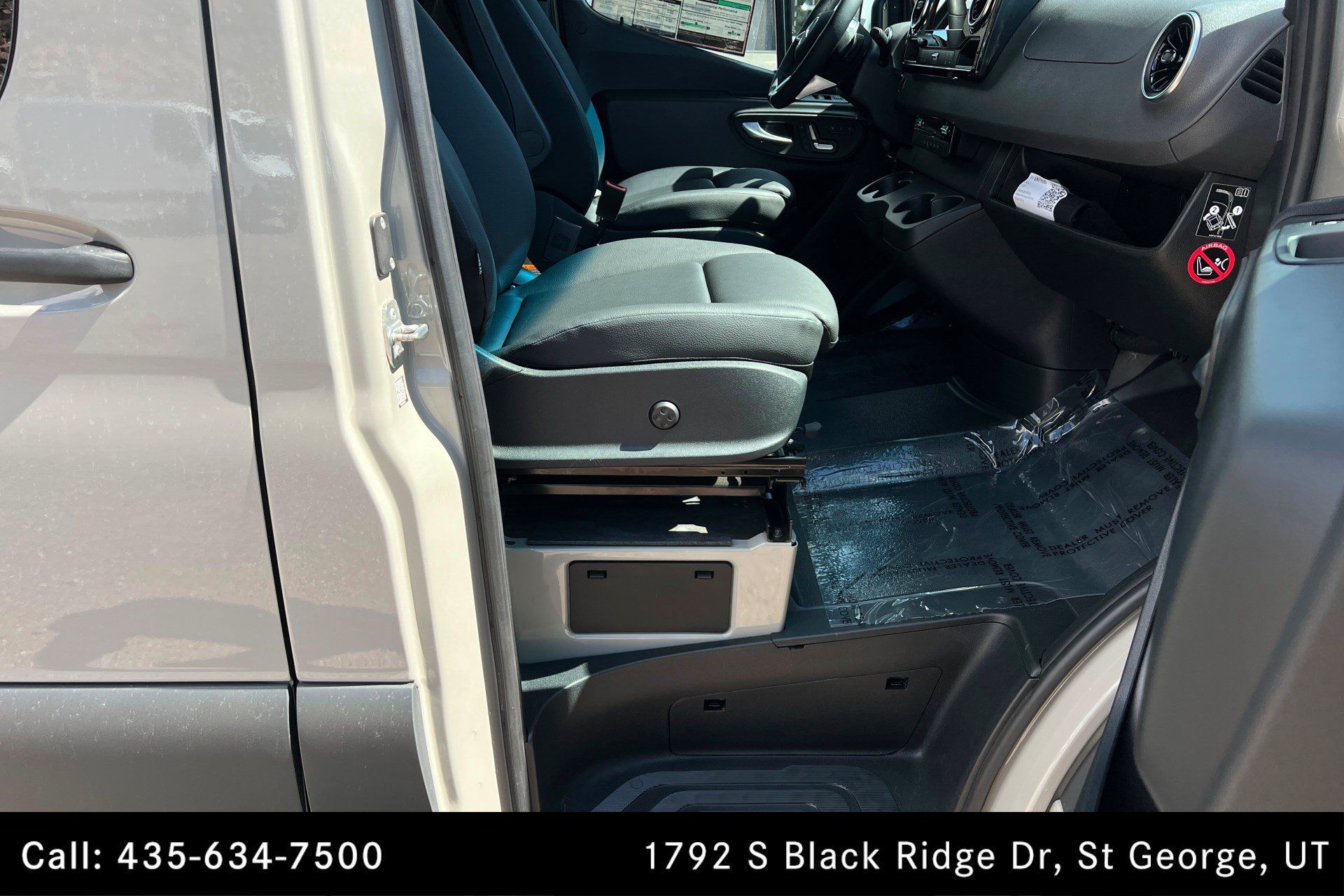 Used 2025 Mercedes-Benz Sprinter 2500 image 23