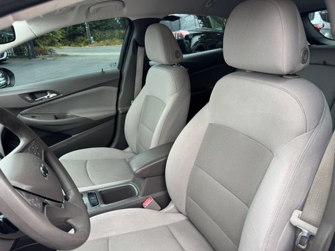 Used 2017 Chevrolet Cruze LT w/ Convenience Package FWD image 11