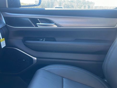 New 2026 Jeep Grand Wagoneer Limited AWD/4WD image 22