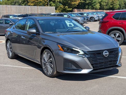 New 2025 Nissan Altima 2.5 SL image 6