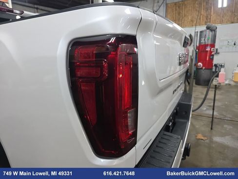 Used 2023 GMC Sierra 2500 Denali w/ Denali Ultimate Package image 32