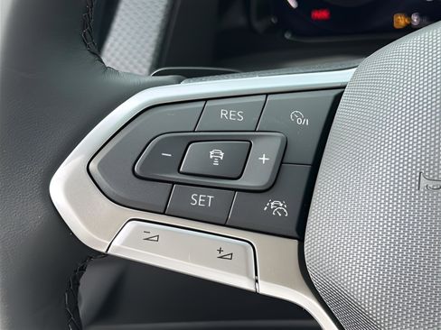 New 2026 Volkswagen Atlas Cross Sport SEL Premium R-Line AWD/4WD image 18