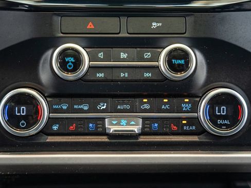 Used 2022 Ford Expedition XLT AWD/4WD image 27
