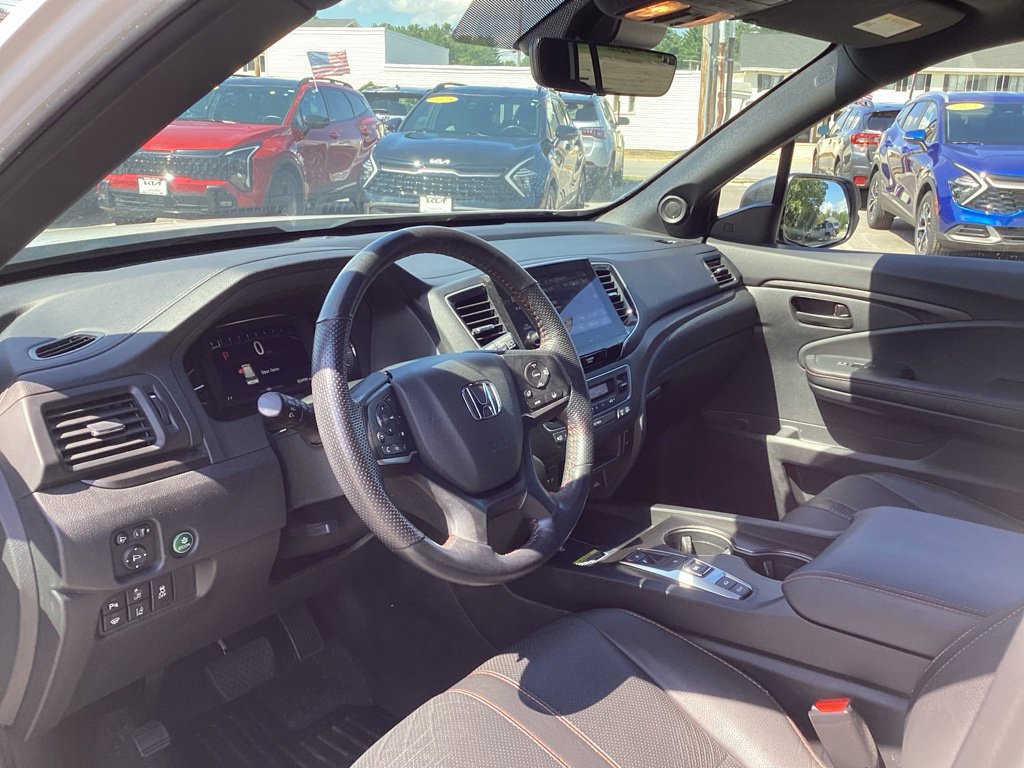 Used 2024 Honda Passport TrailSport image 12