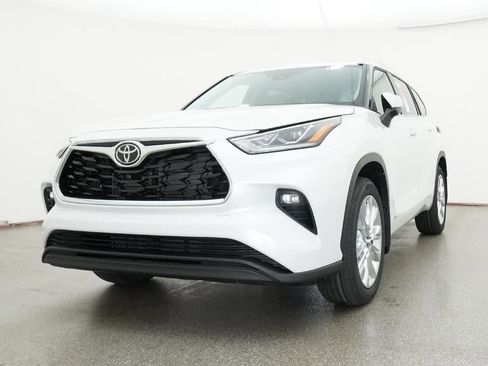 New 2026 Toyota Highlander Limited image 65