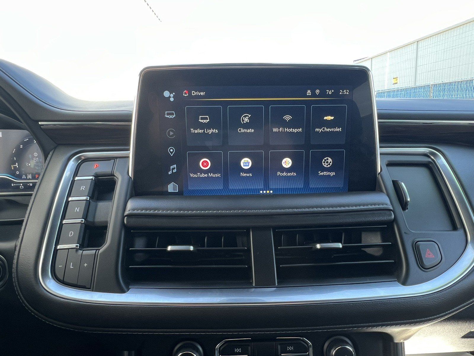 Used 2022 Chevrolet Tahoe LT w/ Luxury Package AWD/4WD image 32