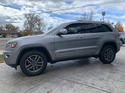 Used 2021 Jeep Grand Cherokee Limited w/ Sun & Sound Group AWD/4WD image 4