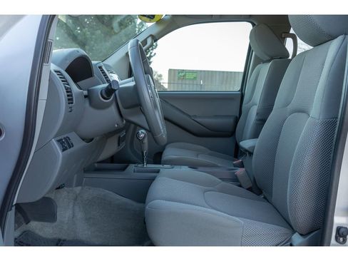 Used 2014 Nissan Frontier SV w/ SV Value Truck Package image 15