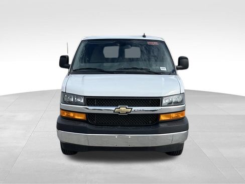Used 2025 Chevrolet Express 3500 LT w/ LT Preferred Equipment Group RWD image 4