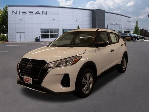 New 2025 Nissan Kicks Play S image 5