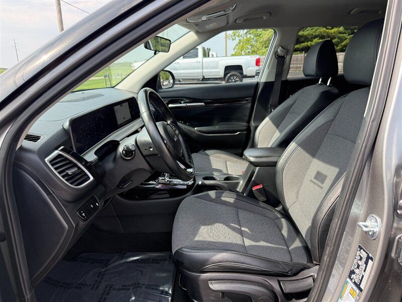 Used 2024 Kia Seltos S AWD/4WD image 10