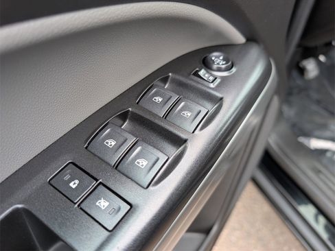 Used 2018 Chevrolet Colorado LT w/ Luxury Package, Chrome image 13